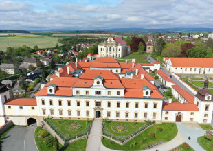 Rodinný den zábavy v zámeckém parku