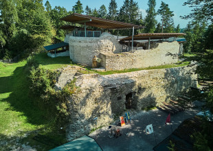 Hradní kulišárny
