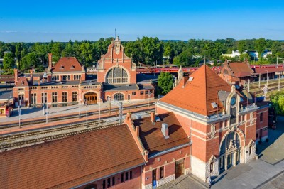 Travel by rail to castles and palaces